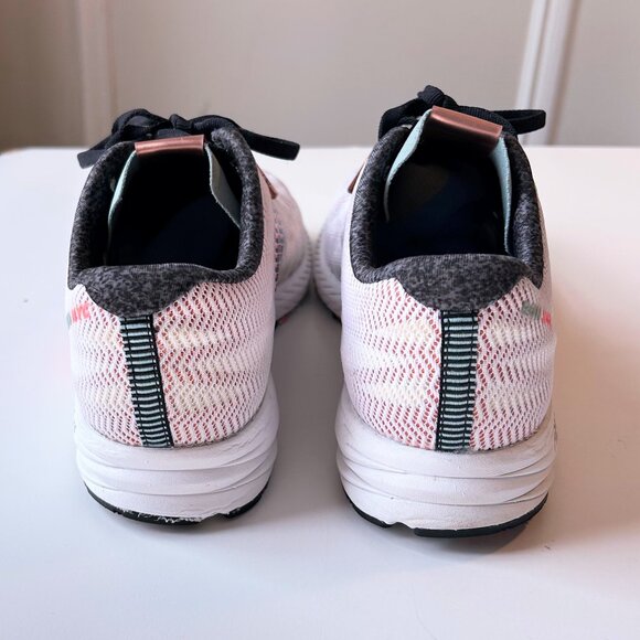 New Balance Women's 1400 V6 Running Shoe - Picture 6 of 10